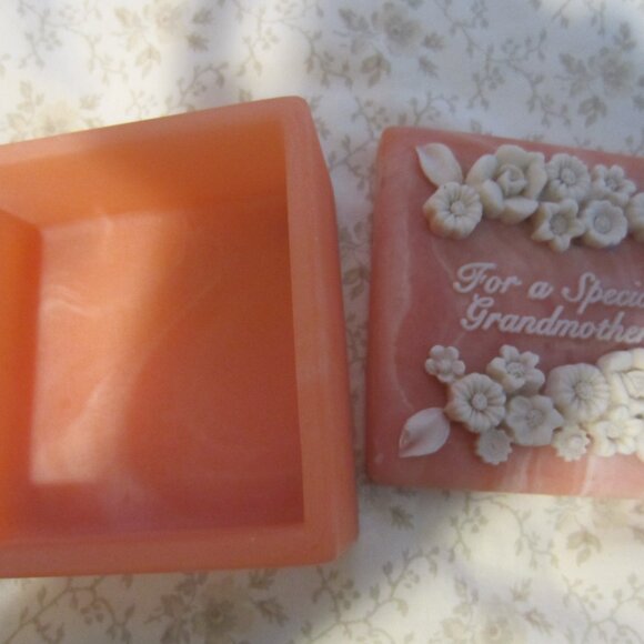 TRINKET DISH(BOX) FOR YOUR TREASURES/CERAMIC, WITH LID. - Picture 8 of 9